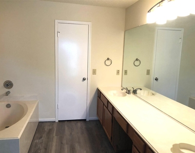 4819 Sunshine Drive - Photo Thumbnail 18
