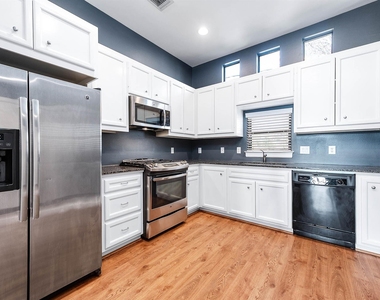 7650 Springhill Street - Photo Thumbnail 8