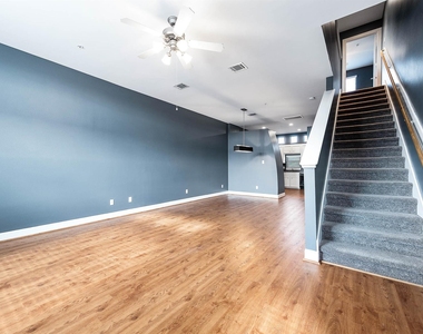 7650 Springhill Street - Photo Thumbnail 7