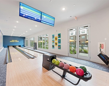 18210 Park Row - Photo Thumbnail 10