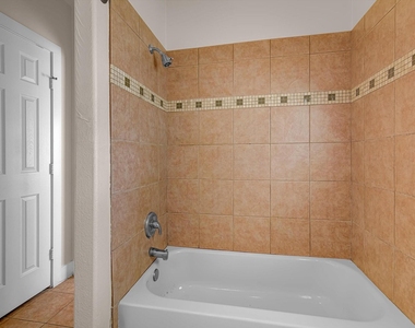 1017 11th Street - Photo Thumbnail 14