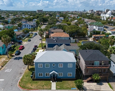 1017 11th Street - Photo Thumbnail 18