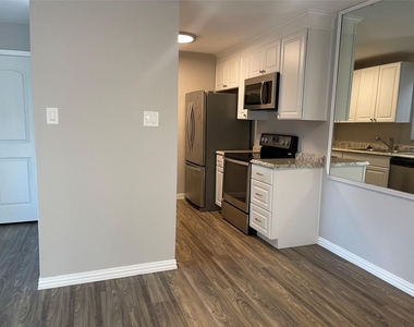 1516 Bay Area Boulevard - Photo Thumbnail 7