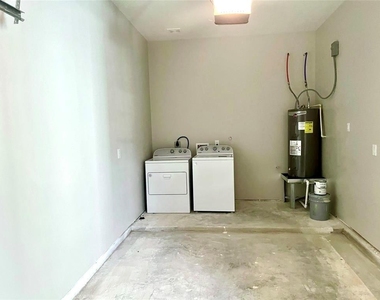 9508 Quaker Court - Photo Thumbnail 13