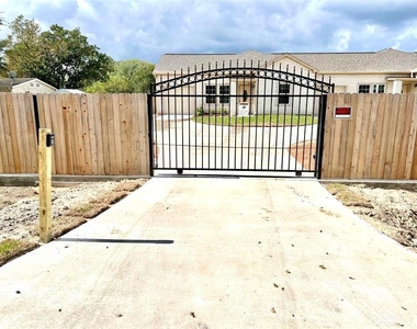 9508 Quaker Court - Photo Thumbnail 1