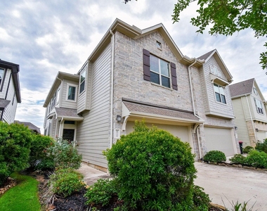 8726 Laurel Crest Drive - Photo Thumbnail 1