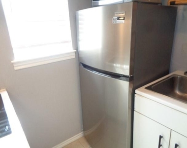 2225 Mimosa Drive - Photo Thumbnail 11