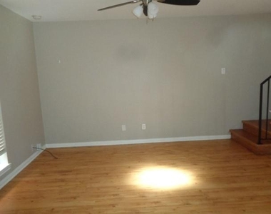 2225 Mimosa Drive - Photo Thumbnail 2