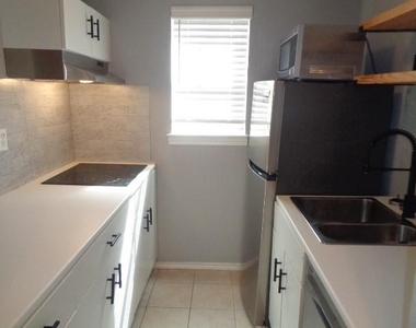 2225 Mimosa Drive - Photo Thumbnail 10