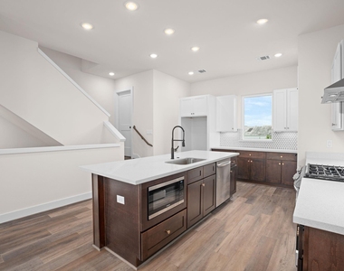 3905 Pinemont Drive - Photo Thumbnail 18