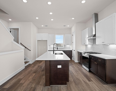 3905 Pinemont Drive - Photo Thumbnail 16