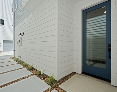 3905 Pinemont Drive - Photo Thumbnail 4