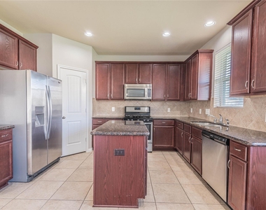 24726 Colonial Elm Drive - Photo Thumbnail 7