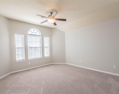 24726 Colonial Elm Drive - Photo Thumbnail 9