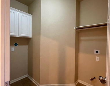 21554 Hawkspur Ridge Street - Photo Thumbnail 5