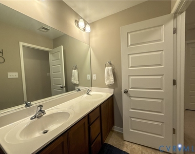 2413 Elkview Drive - Photo Thumbnail 9