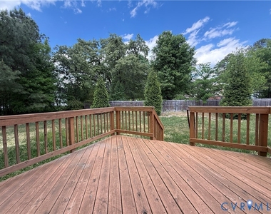 2413 Elkview Drive - Photo Thumbnail 2