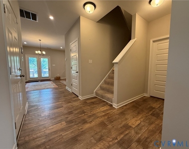 2413 Elkview Drive - Photo Thumbnail 4