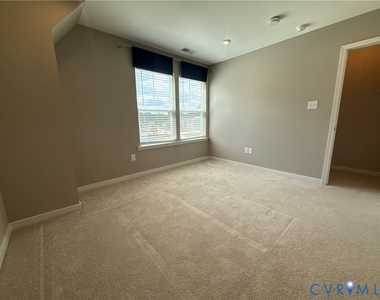 2413 Elkview Drive - Photo Thumbnail 10