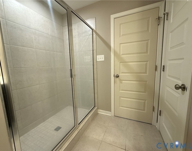 2413 Elkview Drive - Photo Thumbnail 7
