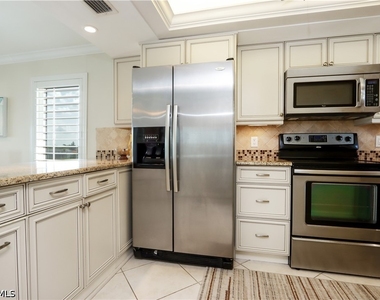 271 Southbay Drive - Photo Thumbnail 7