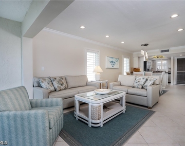 271 Southbay Drive - Photo Thumbnail 5