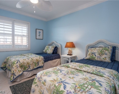 271 Southbay Drive - Photo Thumbnail 12