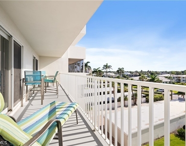1977 Gulf Shore Boulevard N - Photo Thumbnail 12