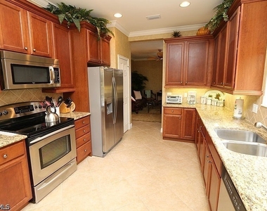 12060 Toscana Way - Photo Thumbnail 5