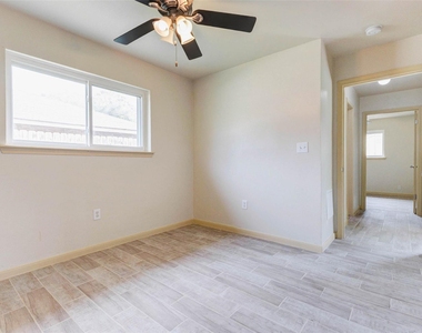 5319 Ridgestone Street - Photo Thumbnail 20
