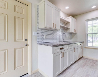 5319 Ridgestone Street - Photo Thumbnail 12