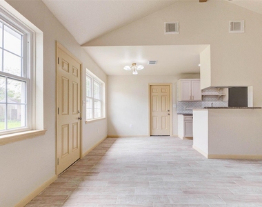 5319 Ridgestone Street - Photo Thumbnail 6