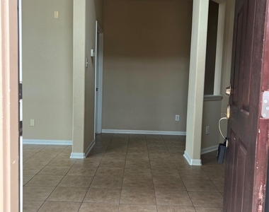 1214 Glenwood Canyon Lane - Photo Thumbnail 4