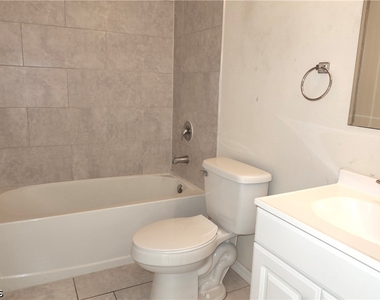 1109 Andalusia Boulevard - Photo Thumbnail 7
