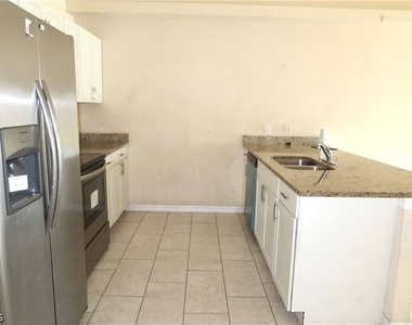 1109 Andalusia Boulevard - Photo Thumbnail 3