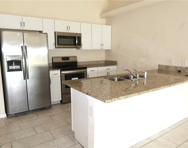 1109 Andalusia Boulevard - Photo Thumbnail 2