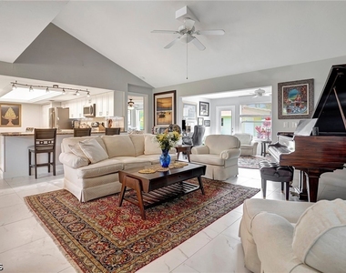 787 Overriver Drive - Photo Thumbnail 8