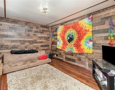 102 3rd Street - Photo Thumbnail 6