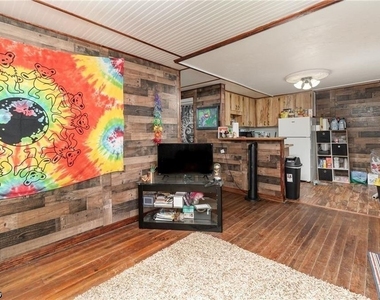102 3rd Street - Photo Thumbnail 9