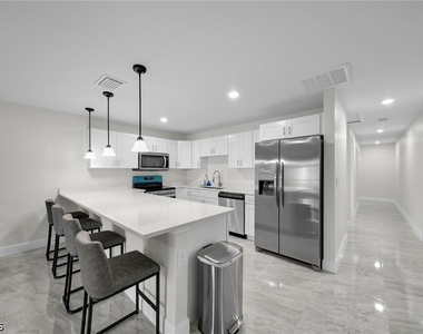 903a Albany Avenue - Photo Thumbnail 9
