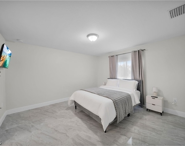 903a Albany Avenue - Photo Thumbnail 19