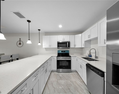 903a Albany Avenue - Photo Thumbnail 8