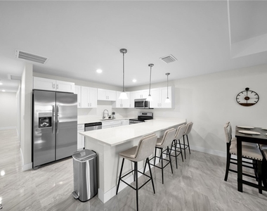 903a Albany Avenue - Photo Thumbnail 26