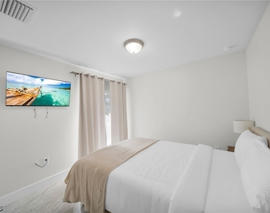 903a Albany Avenue - Photo Thumbnail 30