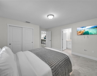 903a Albany Avenue - Photo Thumbnail 20