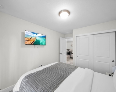 903a Albany Avenue - Photo Thumbnail 18