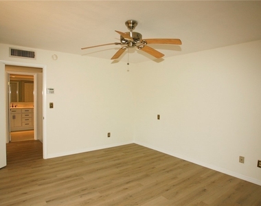 1653 Park Meadows Drive - Photo Thumbnail 14