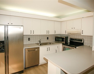 1653 Park Meadows Drive - Photo Thumbnail 7