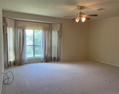 12423 Ashford Hollow Drive - Photo Thumbnail 9
