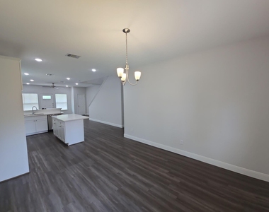 8235 Locksley Road - Photo Thumbnail 2